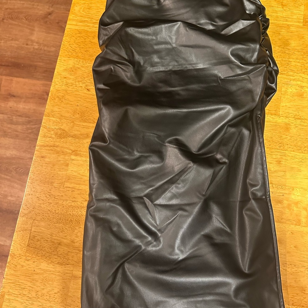 HALARA Black Faux Leather Pencil Skirt